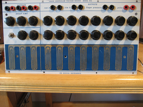 buchla_216_207.jpg