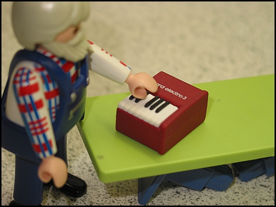 004_Bass_Version.jpg