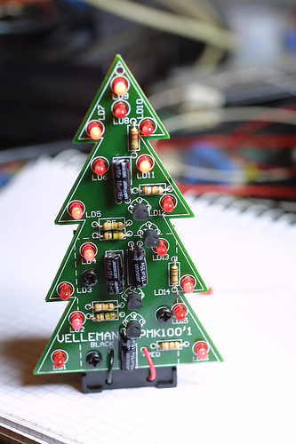 led_xmas_tree.jpg