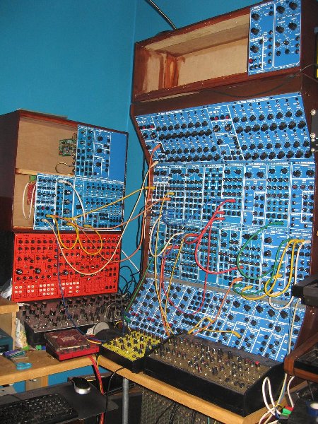 diy synths in Scotland.JPG