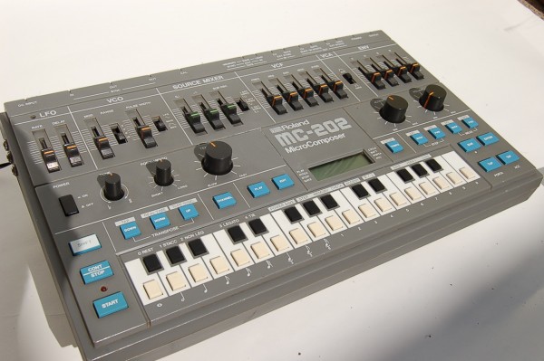 electro-music.com :: View topic - Roland Mc-202