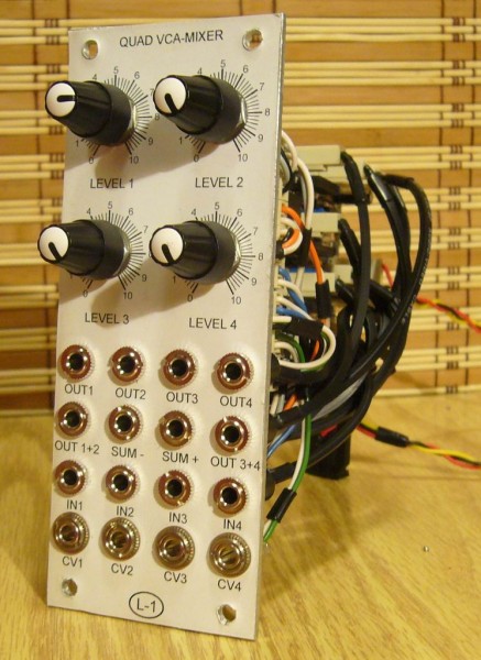 L-1 QUAD VCA-MIXER 1.JPG