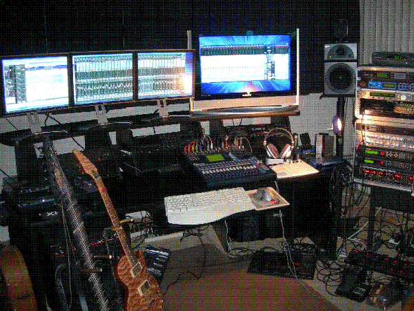 studio_Xmas_2007.GIF